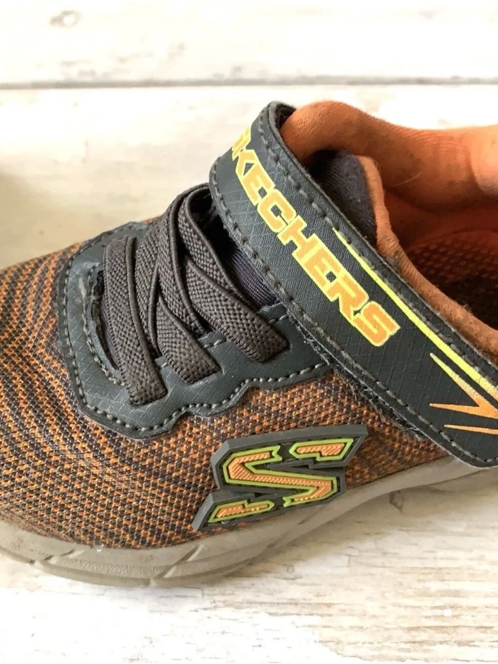 Skechers Boys Size 6 Sneakers Memory Foam Orange Gray Kids Toddler Shoes